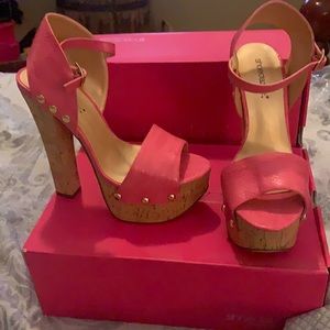 Fuchsia platform chunky heel stilettos. Size 7.